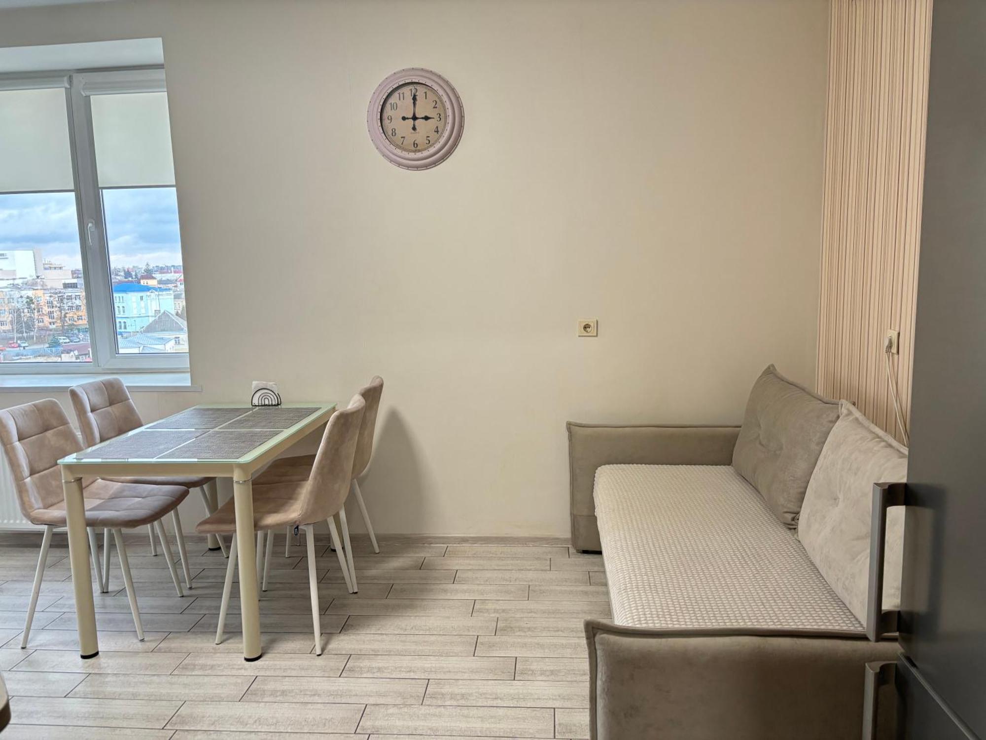 Апартаменти Люкс В Центрі, На Вулиці Набережна,10 З Парковкою Lutsʼk Dış mekan fotoğraf